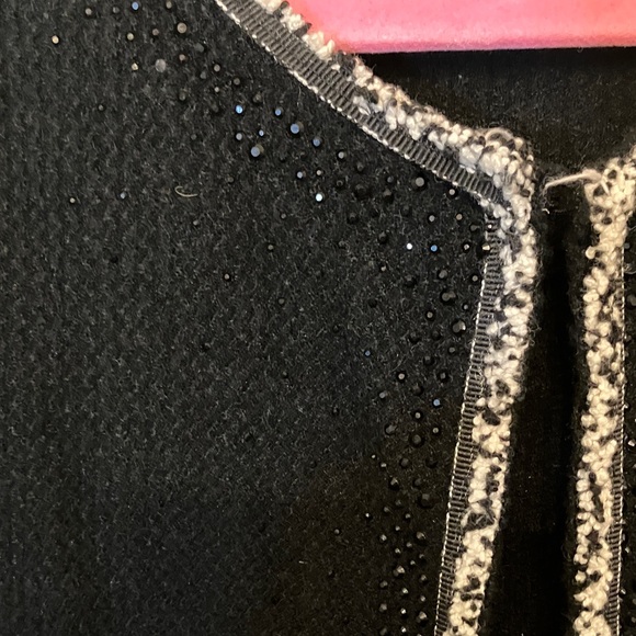 Molly Bracken Elegant Black and Cream Knit - Picture 3 of 11